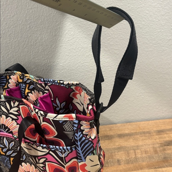 Vera Bradley ~ “Lighten Up Everything Organizer” in Kauai Floral ~ NWT’s - Picture 4 of 8